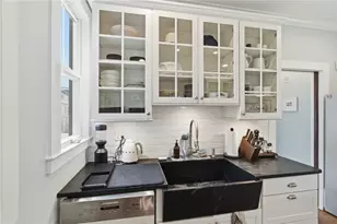 52 Berkeley Ave, Newport, RI 02840 - Photo 16