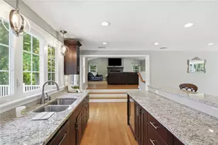 10 Stirling Dr, Glocester, RI 02857 - Photo 8