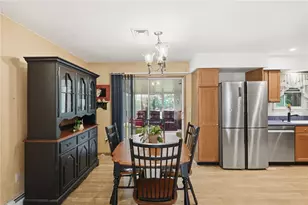37 Crestwood Dr, West Warwick, RI 02893 - Photo 10