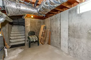 53 Hazael St, Providence, RI 02908 - Photo 14