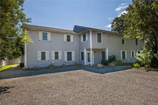 43 Inez St, Narragansett, RI 02882 - Photo 1