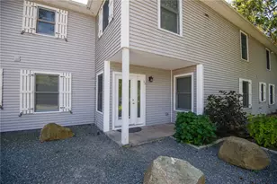 43 Inez St, Narragansett, RI 02882 - Photo 2