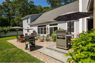 43 Inez Street, Narragansett, RI 02882 - Photo 8