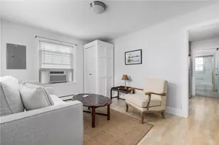121 Bayview Ave, Bristol, RI 02809 - Photo 8