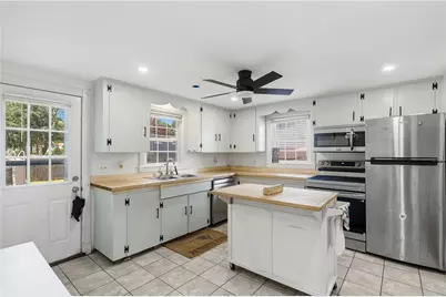 1349 W Shore Road, Warwick, RI 02889 - Photo 4