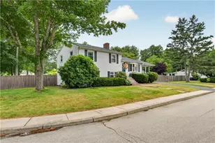 7 Englewood Rd, Coventry, RI 02816 - Photo 2