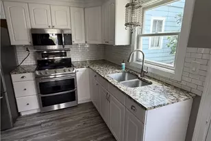 2 Prescott Pl, Newport, RI 02840 - Photo 1