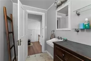 14 Dearborn St, Newport, RI 02840 - Photo 22