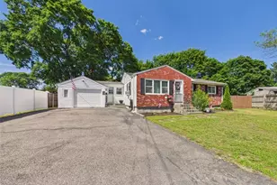 185 Vineyard Rd, Warwick, RI 02889 - Photo 2