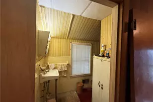 131 Park Ave, Warwick, RI 02889 - Photo 32