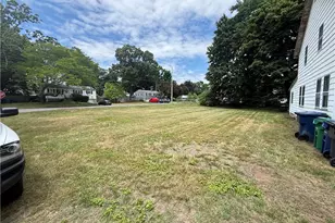 131 Park Ave, Warwick, RI 02889 - Photo 6