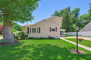 25 Hunter Dr, Cumberland, RI 02864 - Photo 12
