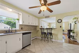 25 Hunter Dr, Cumberland, RI 02864 - Photo 8