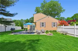 25 Hunter Dr, Cumberland, RI 02864 - Photo 6