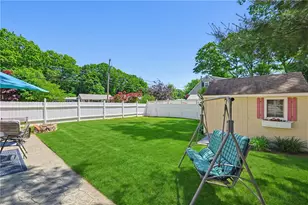 25 Hunter Dr, Cumberland, RI 02864 - Photo 8