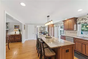 6 Setian Cir, Johnston, RI 02919 - Photo 4