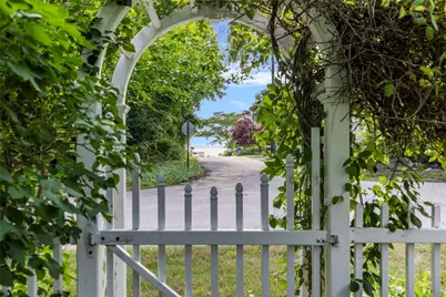 414 Beacon Avenue, Jamestown, RI 02835 - Photo 4