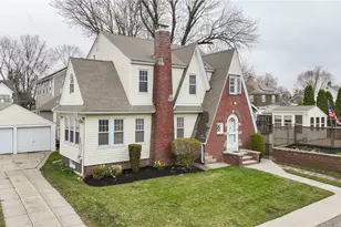 28 Rosewood Ave, Cranston, RI 02905 - Photo 2