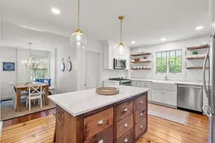 22 Farewell St, Newport, RI 02840 - Photo 4