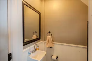 1640 Cranston St, Cranston, RI 02930 - Photo 42
