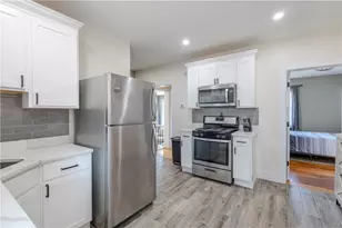 1640 Cranston St, Cranston, RI 02930 - Photo 12