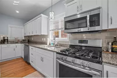 22 Taft Avenue, Providence, RI 02906 - Photo 10