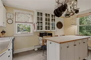 15 Dennison St, Newport, RI 02840 - Photo 22