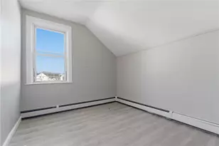 35 Gray St, Providence, RI 02909 - Photo 12