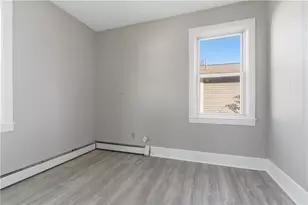 35 Gray St, Providence, RI 02909 - Photo 6