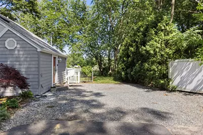 11 N Shore Street, Warwick, RI 02889 - Photo 4