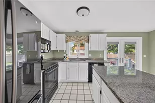21 Sefton Dr, Bristol, RI 02809 - Photo 10