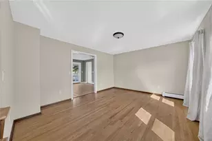 21 Sefton Dr, Bristol, RI 02809 - Photo 8