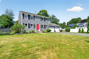 21 Sefton Dr, Bristol, RI 02809 - Photo 2