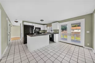 21 Sefton Dr, Bristol, RI 02809 - Photo 8