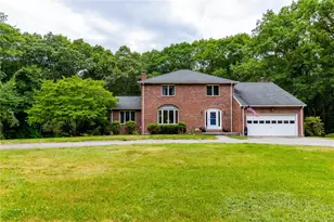 20 Lincoln Dr, North Smithfield, RI 02896 - Photo 1