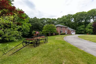 20 Lincoln Drive, North Smithfield, RI 02896 - Photo 2