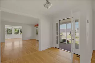 189 Ferry Landing Cir, Portsmouth, RI 02871 - Photo 6