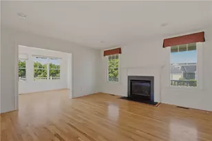 189 Ferry Landing Cir, Portsmouth, RI 02871 - Photo 8