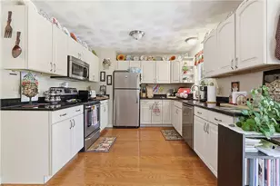 45 Lonsdale St, West Warwick, RI 02893 - Photo 6