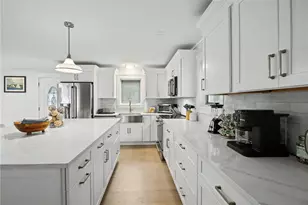 20 Roxbury Rd, Narragansett, RI 02882 - Photo 10