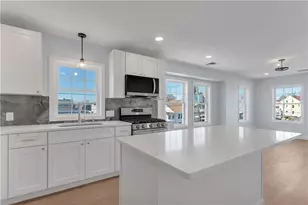 10 Anthony Ave, Providence, RI 02907 - Photo 8
