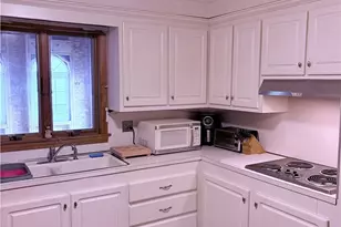 29 Dakota St, Providence, RI 02904 - Photo 6