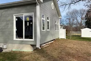 29 Dakota St, Providence, RI 02904 - Photo 16