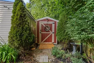 1958 Cranston St, Cranston, RI 02920 - Photo 32