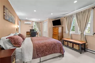 1958 Cranston St, Cranston, RI 02920 - Photo 16