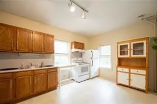 10 Hendricks St, South Kingstown, RI 02879 - Photo 4