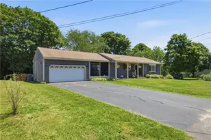 69 Roseland Terrace, Tiverton, RI 02878 - Photo 2