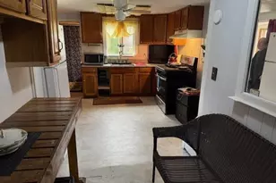 77 Huron St, Warwick, RI 02889 - Photo 4