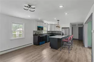 172 Knotty Oak Rd, Coventry, RI 02816 - Photo 4