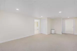 220 Island Dr, Middletown, RI 02842 - Photo 32